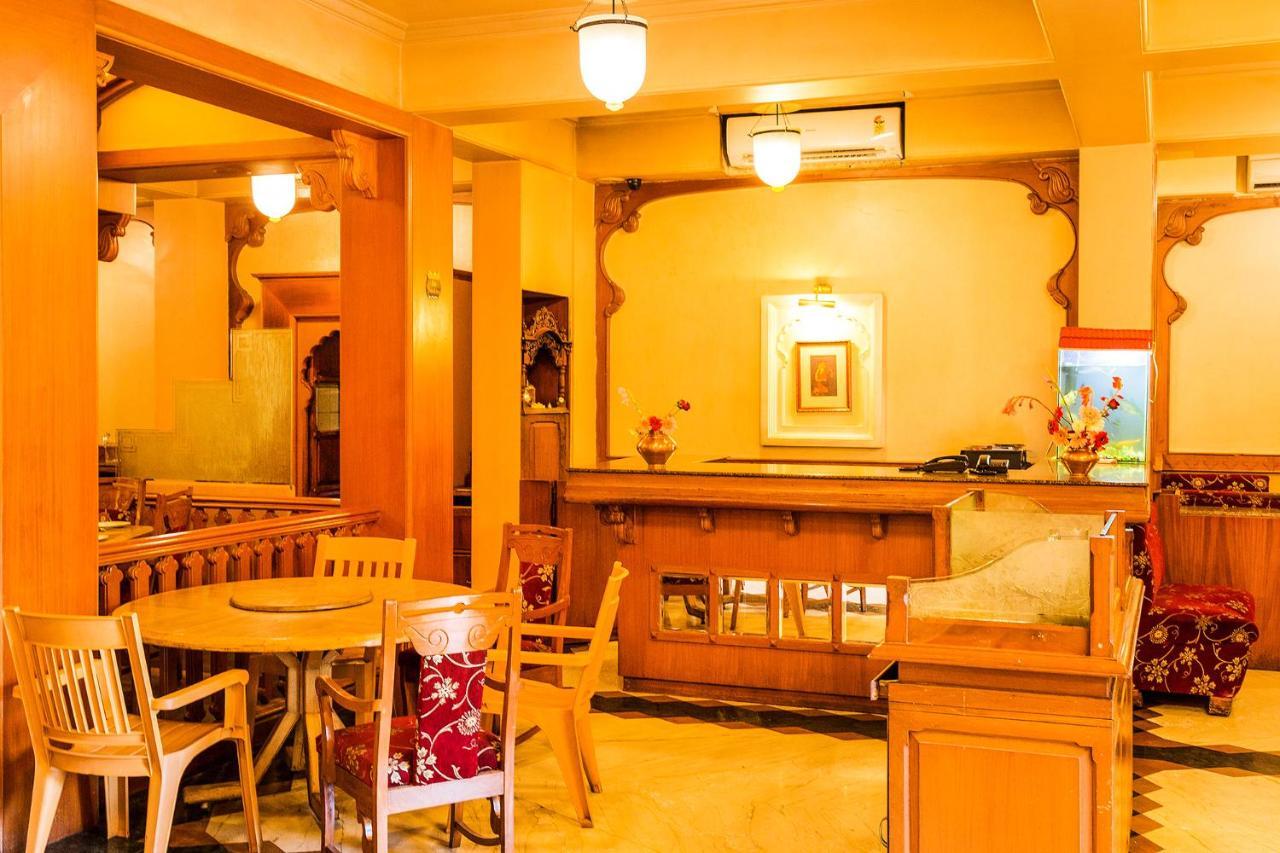 Collection O Hotel Rajwada Near The Pavillion 푸네 외부 사진