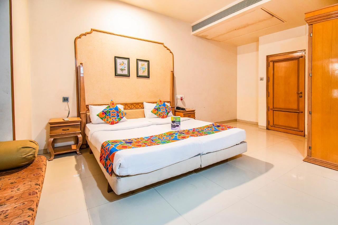 Collection O Hotel Rajwada Near The Pavillion 푸네 외부 사진