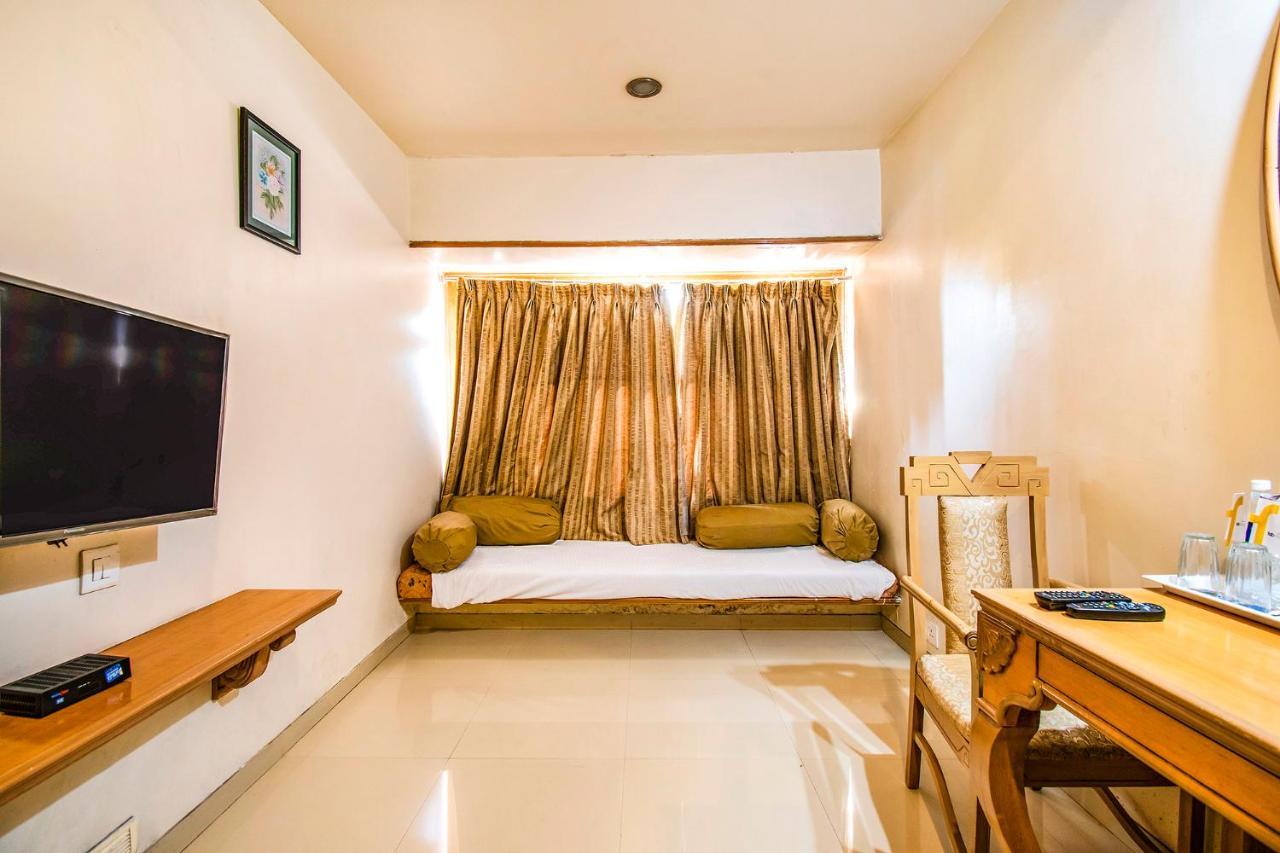 Collection O Hotel Rajwada Near The Pavillion 푸네 외부 사진